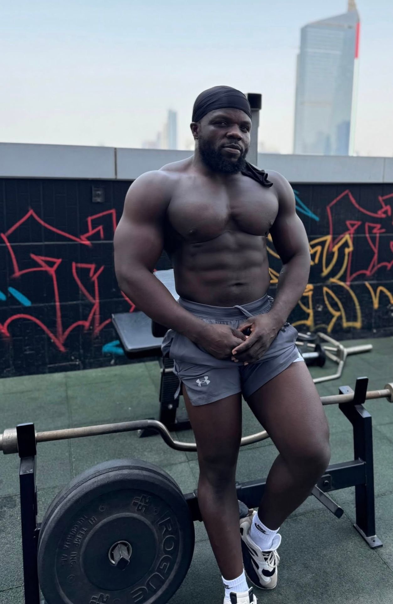 Le Pro Oliver Certified Personal Trainer, Nutritionist & Massage Therapist